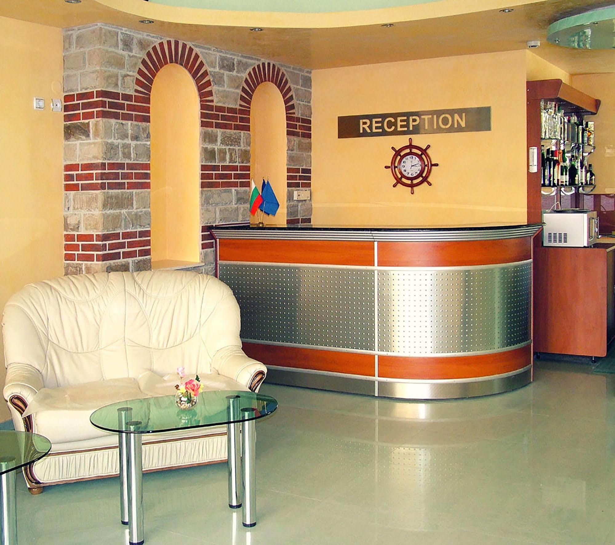 Dionis Hotel Варна Экстерьер фото